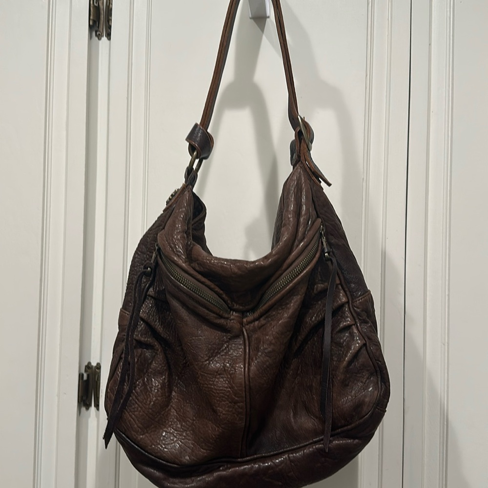 Tylie Malibu leather shoulder bag
